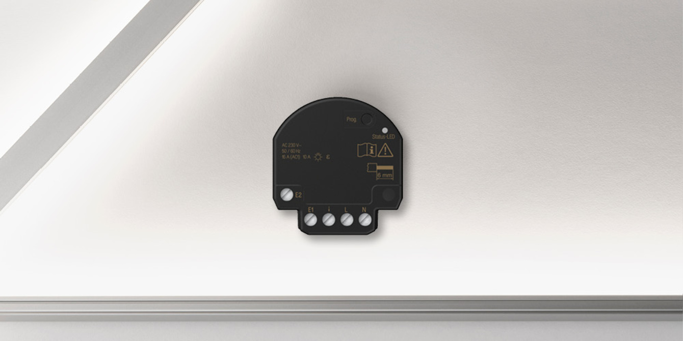 JUNG HOME Jalousieaktor Mini bei Müller & Grimm Elektrobau GmbH in Heigenbrücken